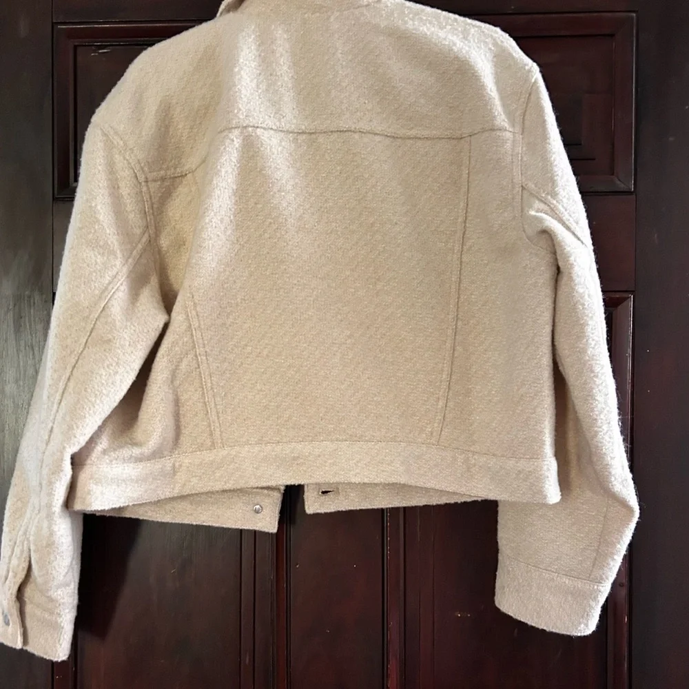 GAP boucle cropped Icon jacket in birch white. - Picture 9 of 12